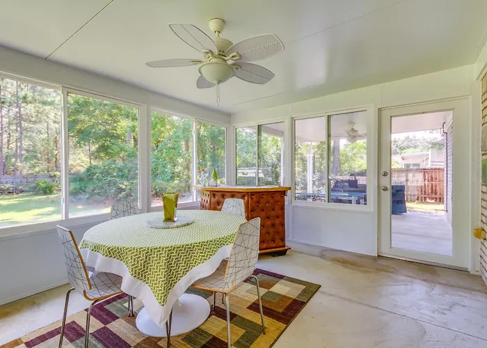 4 Mi To Beach: Family-Friendly Home In Navarre