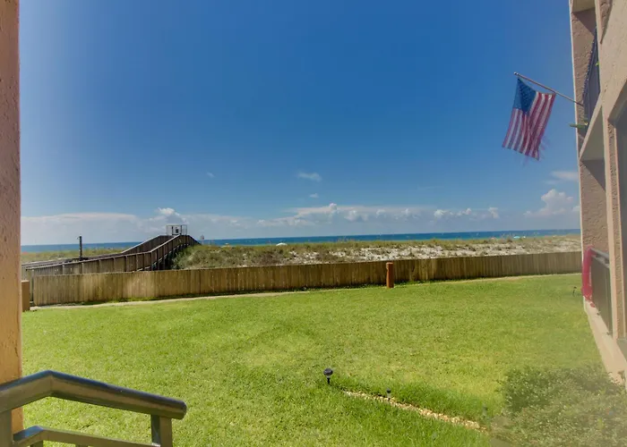 Hotel near College: Navarre Towers Condos
